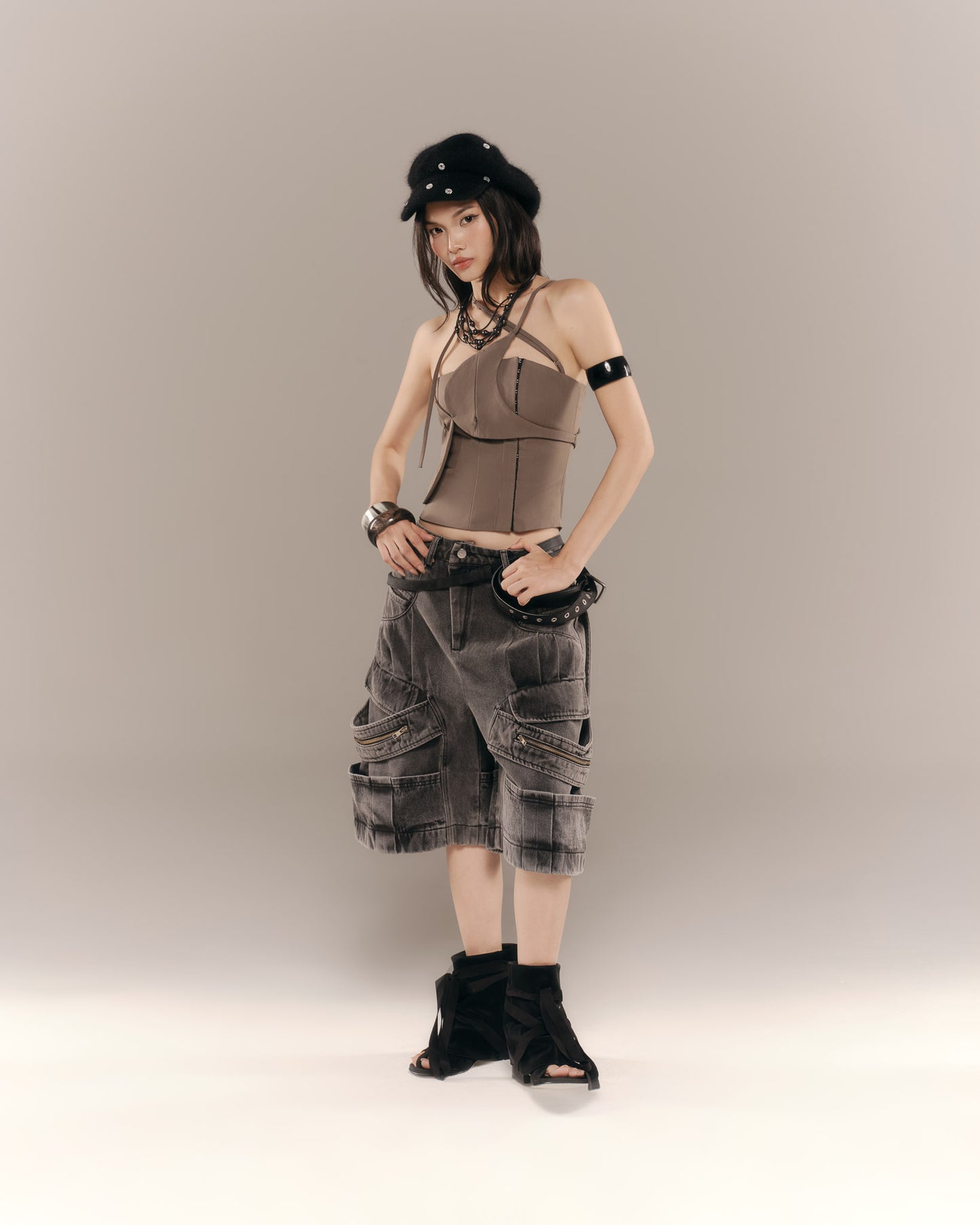 GASMIRA SHORTS (GREY WASH)