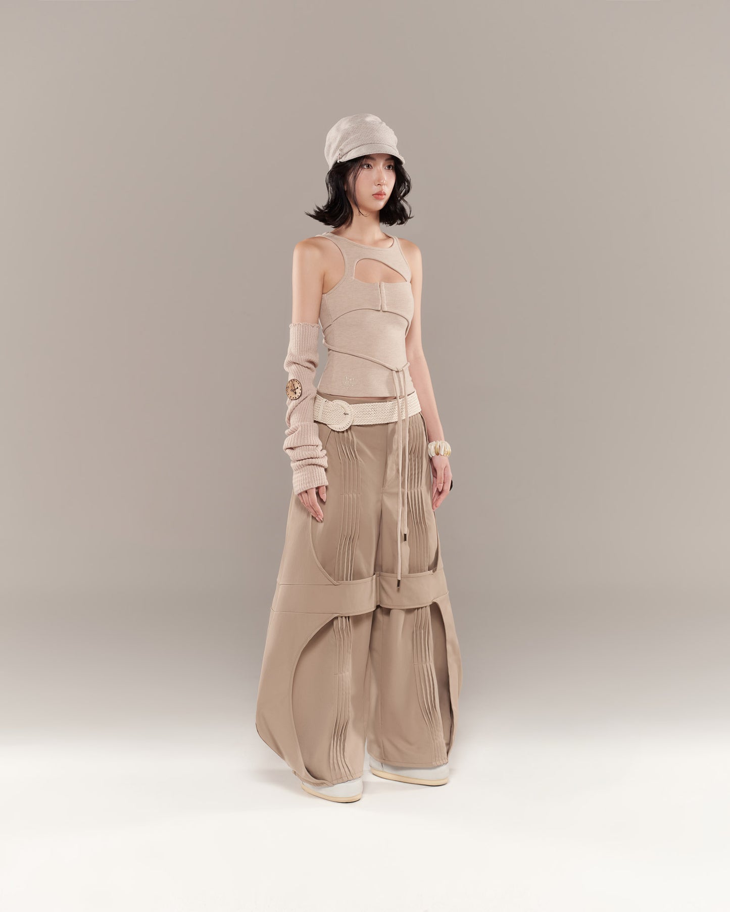CONRAD SLEEVELESS TOP (SAND BEIGE)